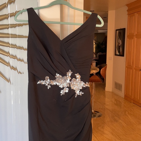 Dress - Picture 2 of 7